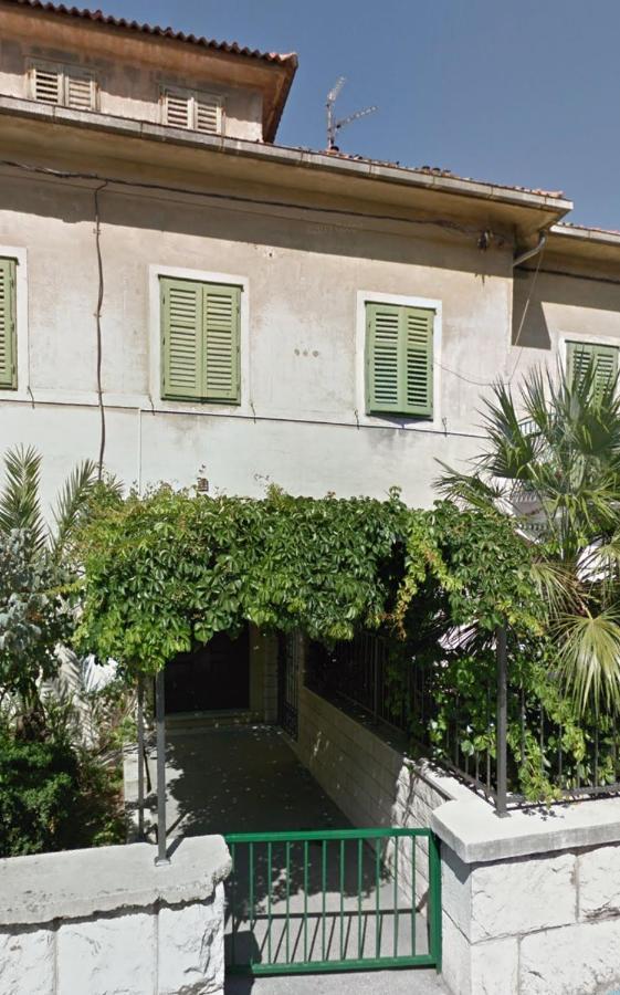 Apartment Green Forest Split Exterior photo